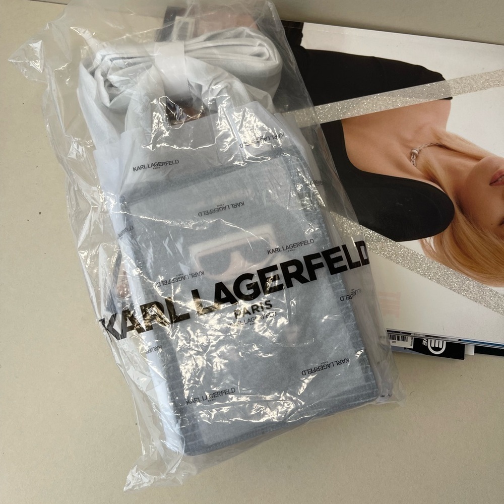 (new+tag in plastic) Karl Lagerfeld large phone crossbody with card slots inside - Picture 5 of 11